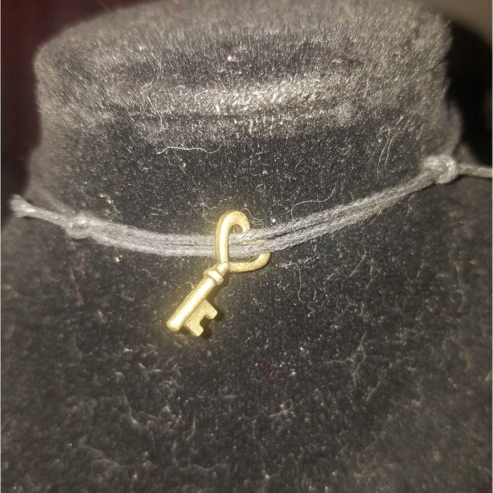 Gold Lock and key bracelet sets - Picture 3 of 5